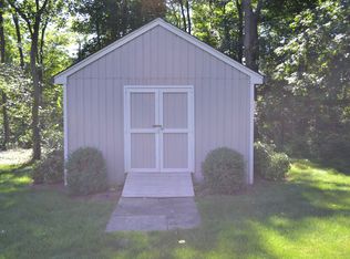 49 Skyview Ln, New Canaan, CT 06840