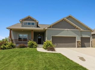 4472 NW 169th St, Clive, IA 50325