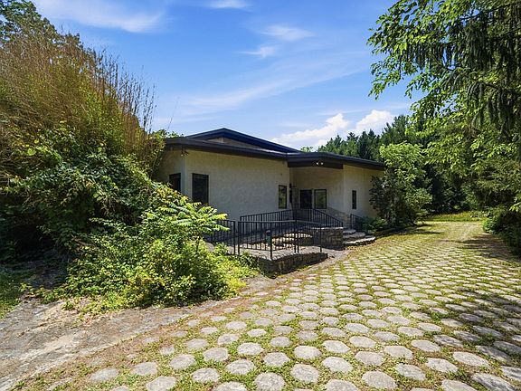 2nd image of 7207 Hill Rd