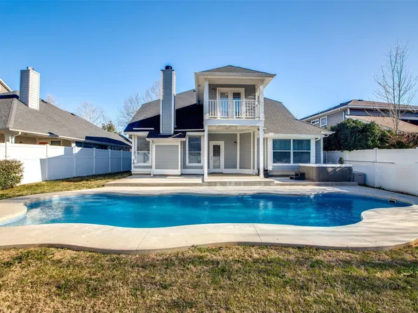 9920 Marthas Vineyard Cir, Aubrey, TX 76227