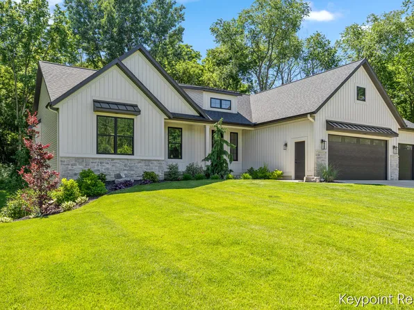 4548 Winding Creek Ln, Zeeland, MI 49464