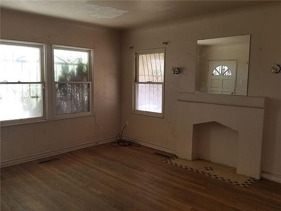 4th image of 172 Anita Cir