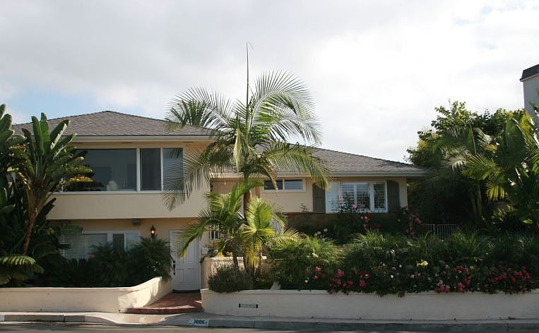 Tons of Curb Appeal!!!