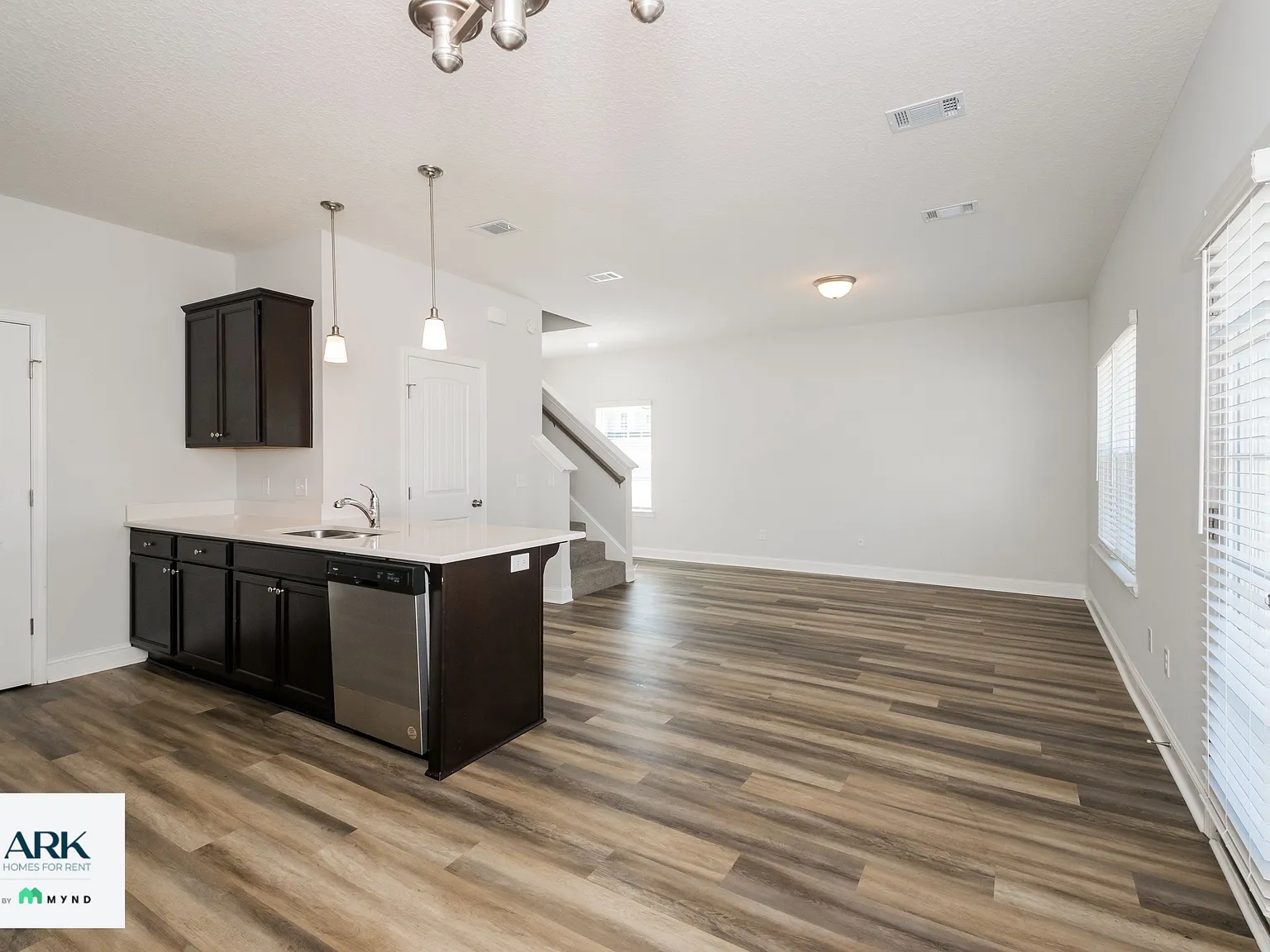 3 bed, 2.5 bath, 1703 sqft, $2,075 — Photo 4