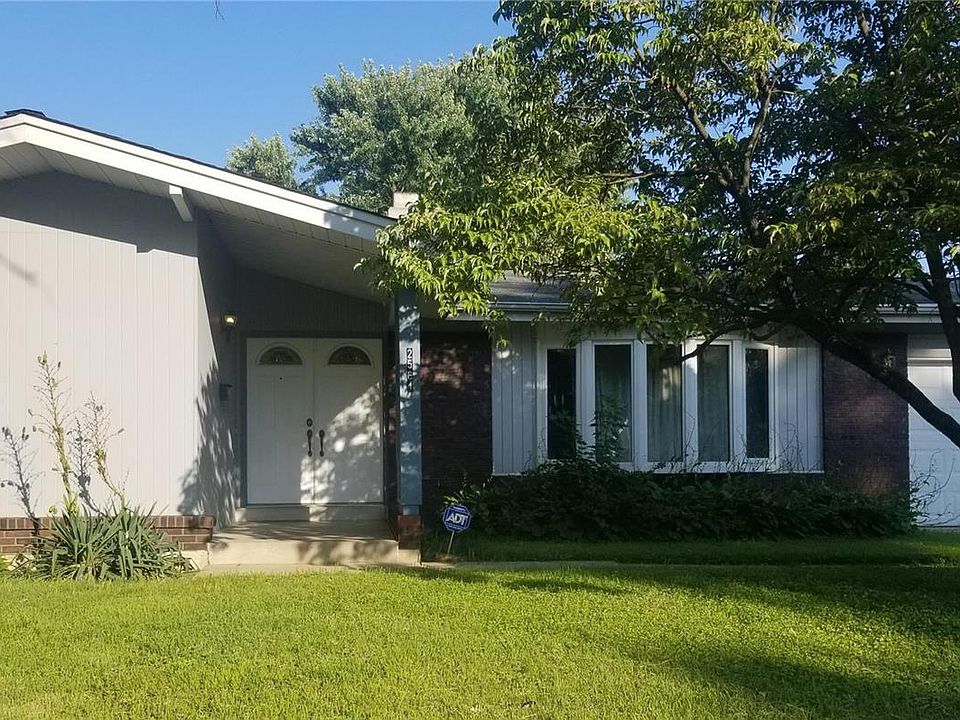 1st image of 2564 Shorewood Dr