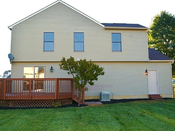 3rd image of 820 Whitehead Dr