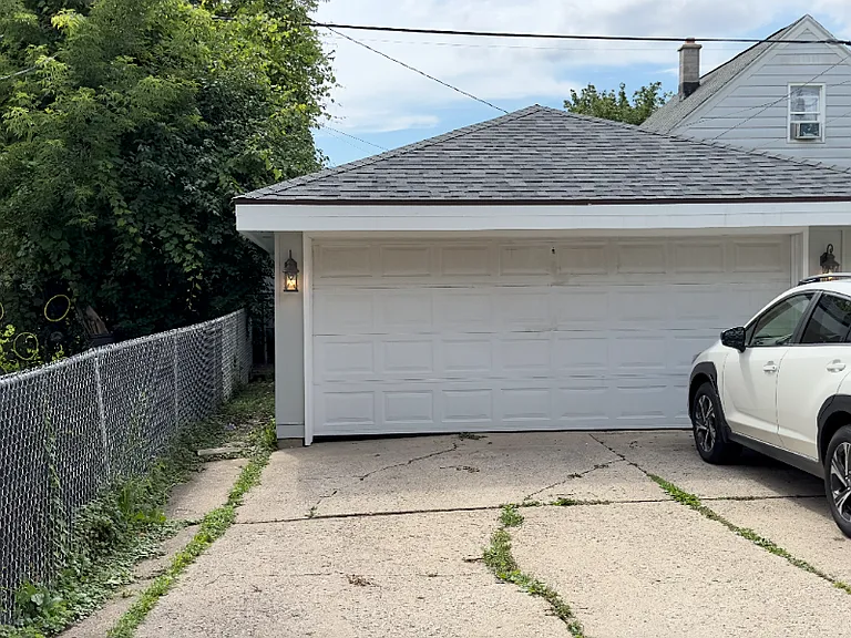 2407 S 68th St — Photo 14