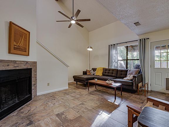 4th image of 512 Eberhart Ln APT 1803