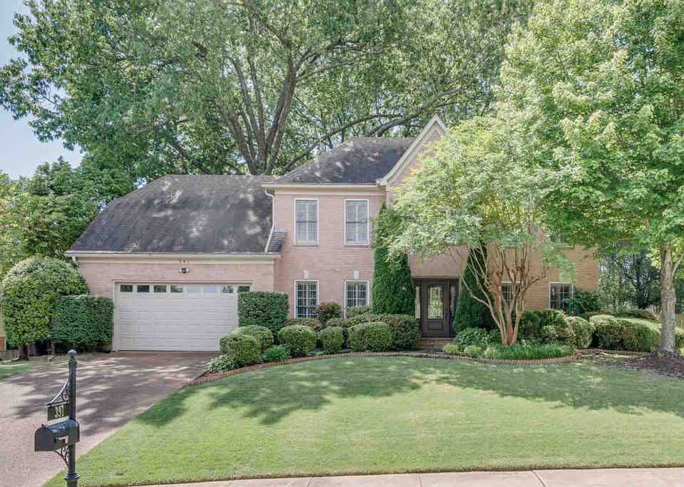 1st image of 391 Fairwoods Dr