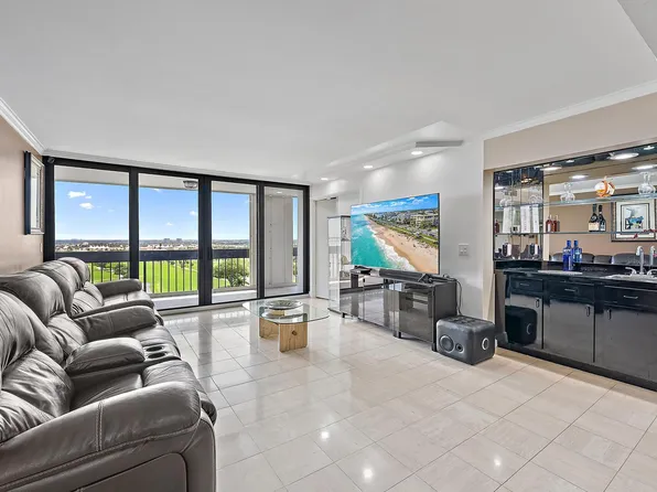 2400 Presidential Way #1204, West Palm Beach, FL 33401