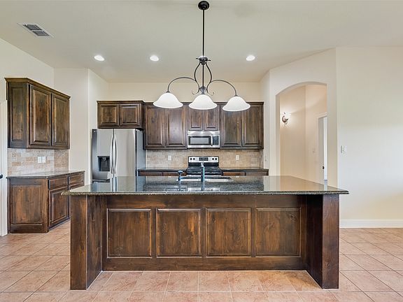 4th image of 673 Fossil Wood Dr