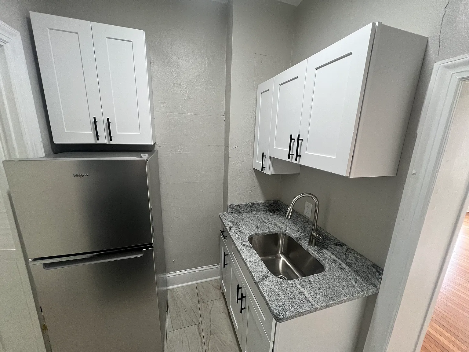 Studio, 400 sqft, $1,095 — Photo 4