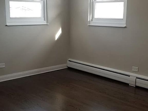 5th image of 8923 Southview Ave #4