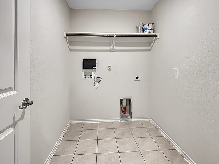 705 Farmstead Way — Photo 6