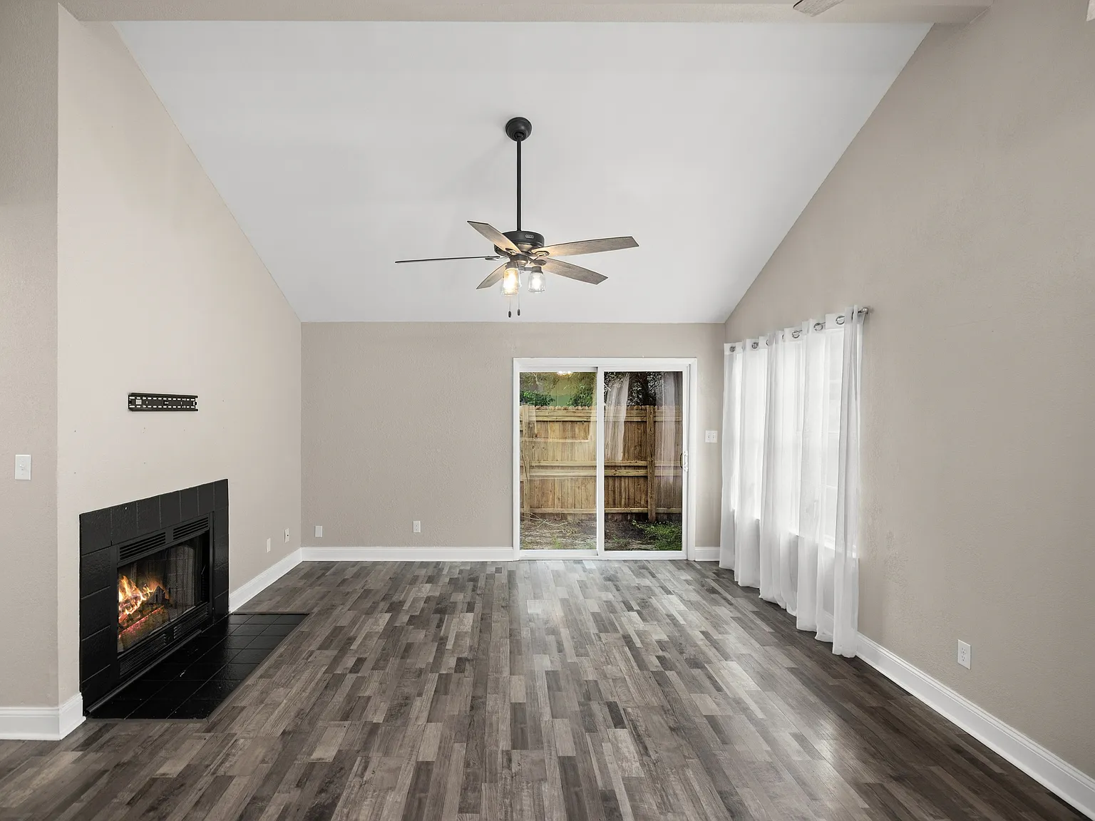3045 Yorktown Circle - 1 — Photo 3