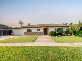 881 E Minarets Ave, Fresno, CA 93720