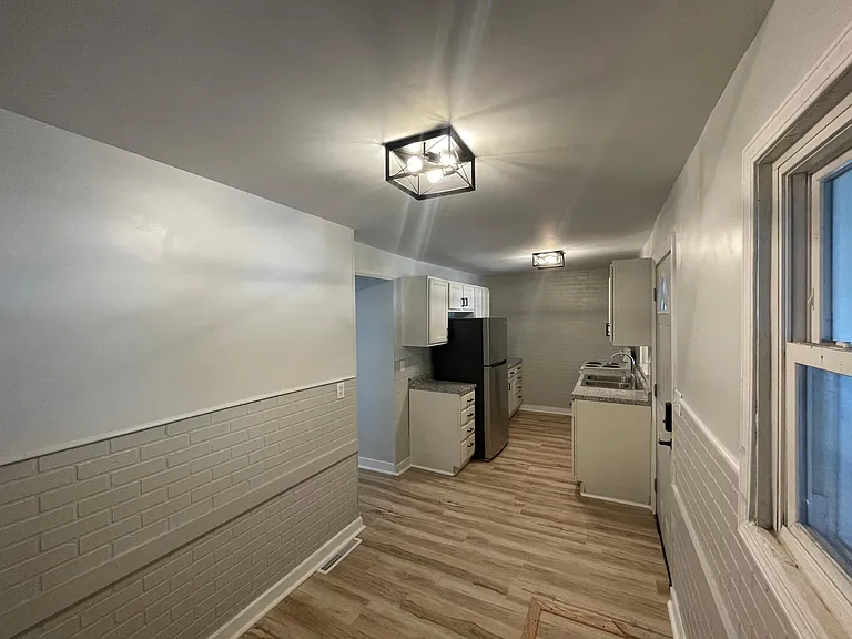 1314 Hoyt Ave — Photo 24