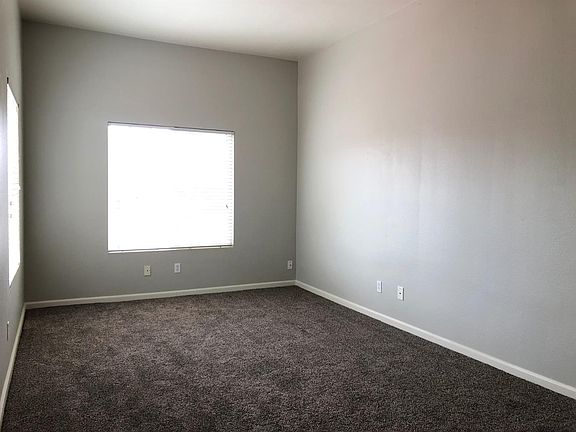 5th image of 2831 Pear Tree Dr