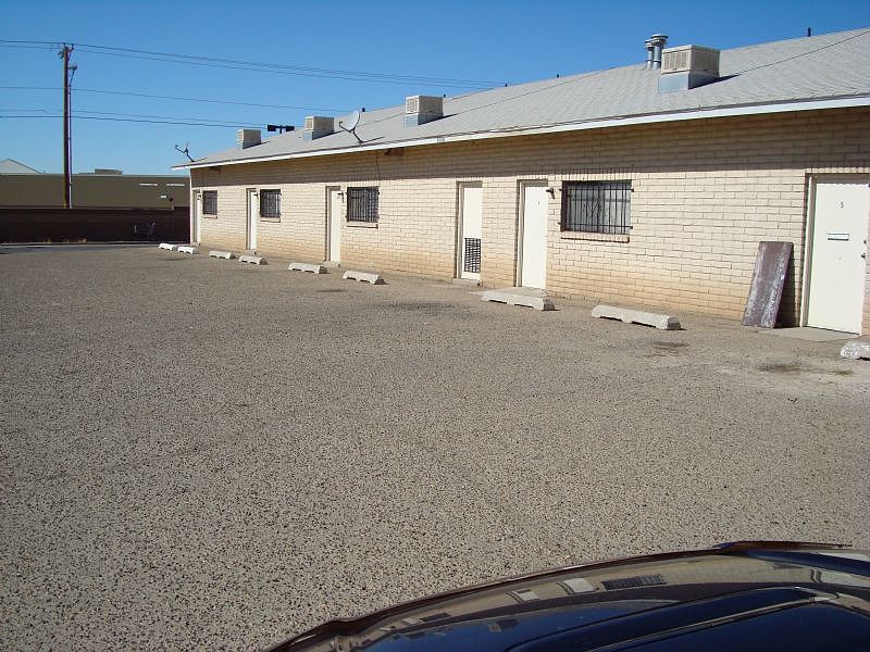 1st image of 1016 Glade Ln APT 2