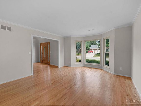 4th image of 8092 Thistlewood Dr