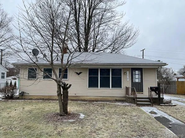 1420 Warrington St, Mount Clemens, MI 48043
