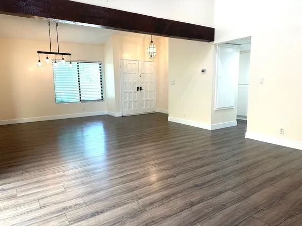 20033 Community St Unit 35, Winnetka, CA 91306