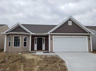 112 Prestwyck Ln, Elyria, OH 44035