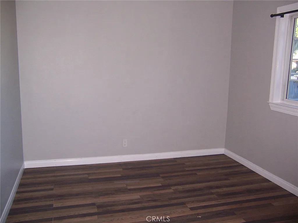 3 bed, 1098 sqft, $2,975 — Photo 4