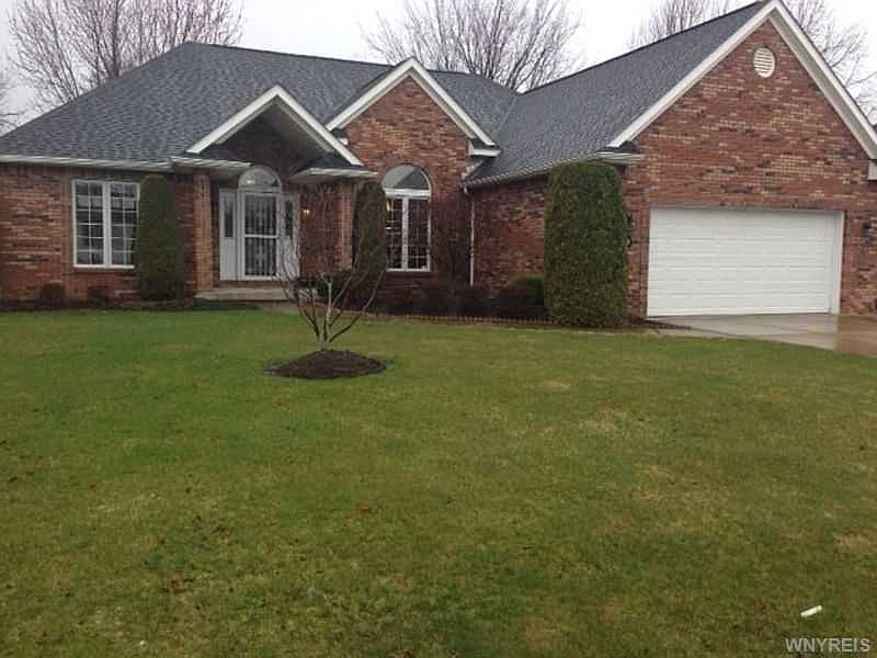 1st image of 34 Steinway Ct