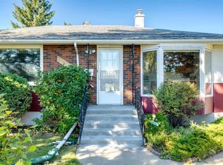 3915 NE 73rd St NW, Calgary, AB T3B 2L8