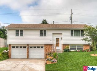 465 Valley Dr, Springfield, NE 68059