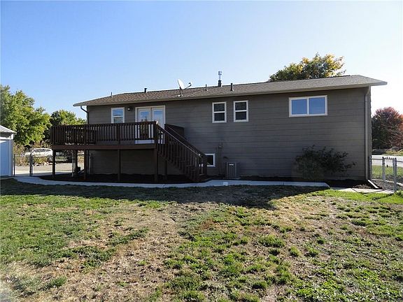 5th image of 702 Brookwood Dr