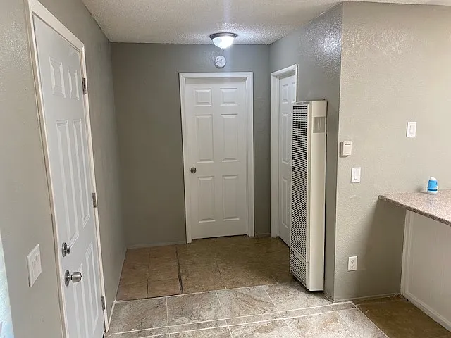 1 bed, 450 sqft, $990 — Photo 4