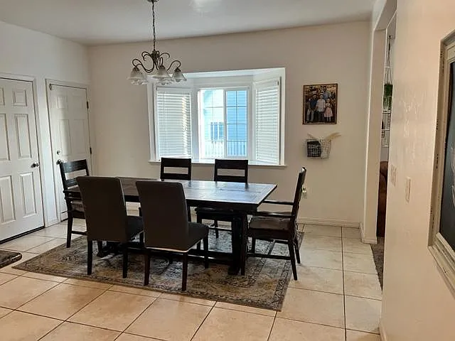 3 bed, 3.5 bath, 1644 sqft, $3,750 — Photo 3