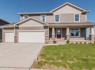 19 SE Pembrooke Ln, Waukee, IA 50263