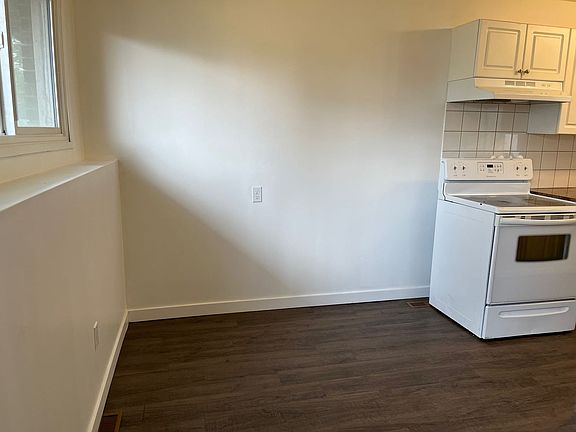 3rd image of 5911 55th Ave #2