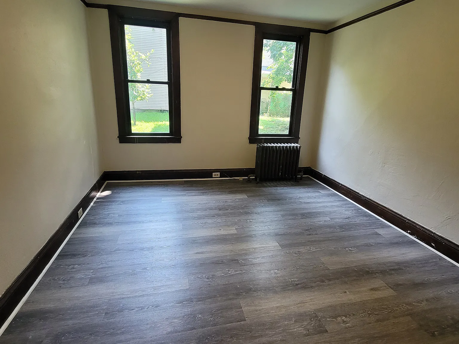3 bed, $1,350 — Photo 3