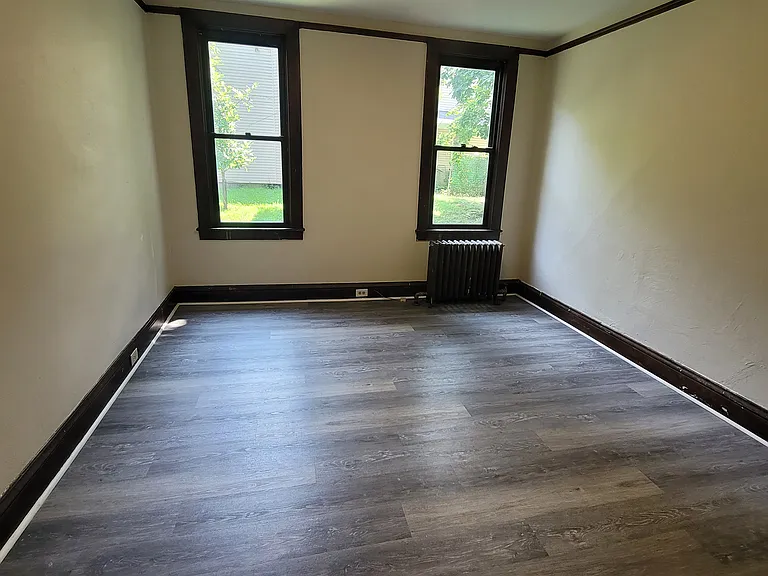723-725 Sherwood Ave #723 — Photo 3