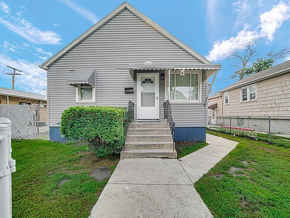2nd image of 2842 Schrage Ave