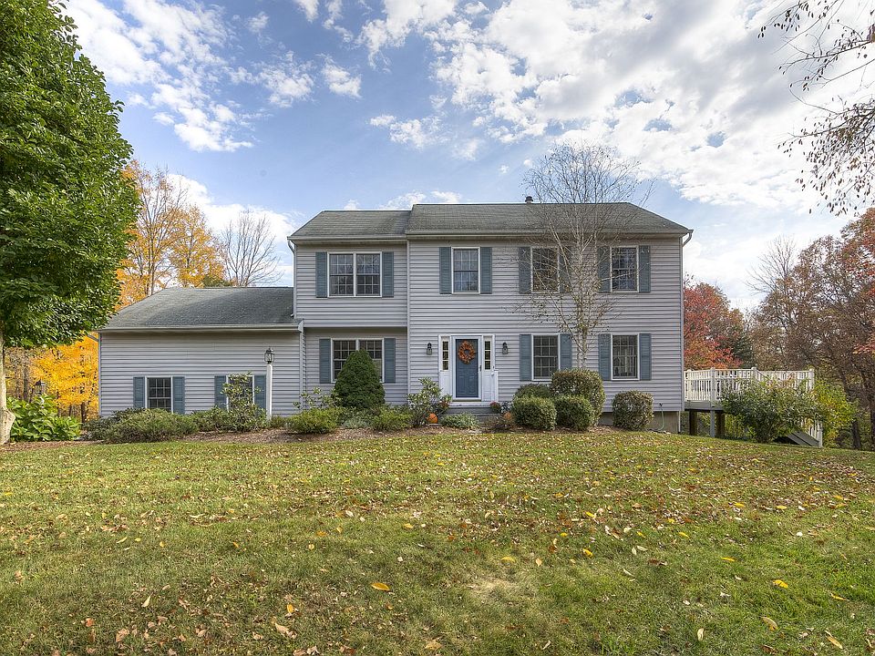 1st image of 297 Lakeshore Dr