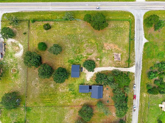 3rd image of 107 Longhorn Dr