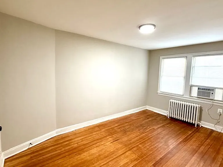 615 Missouri Ave NW — Photo 9