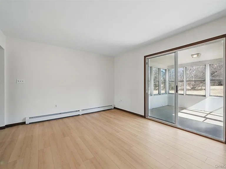 30 Shore Blvd — Photo 9