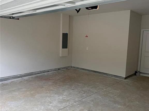 4th image of 34 Hemlock Ct