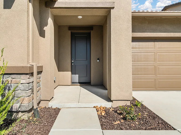 Oak Trail Dr — Photo 3
