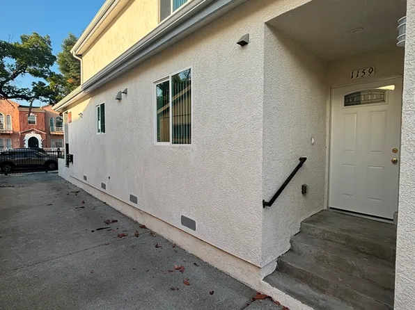 1159 E 43rd Pl, Los Angeles, CA 90011