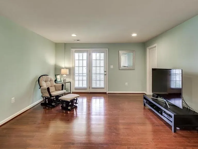 8609 Enoch Pratt Dr — Photo 23