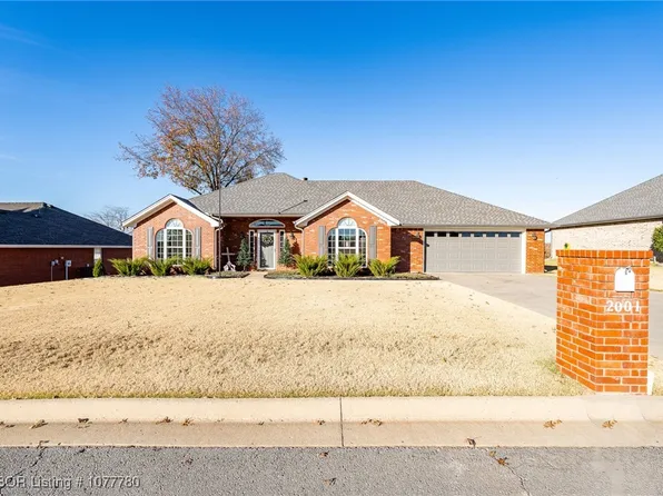 2001 Winterpark Dr, Sallisaw, OK 74955