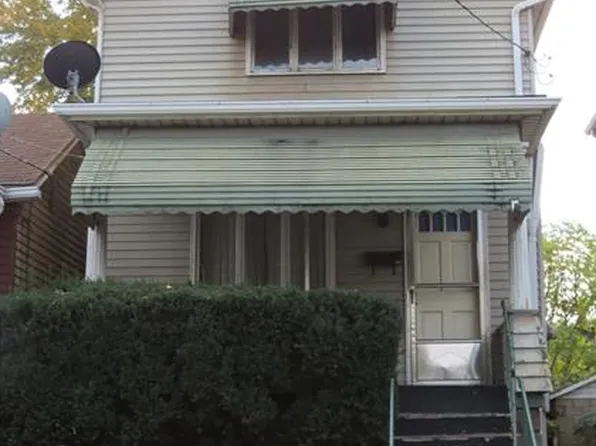28 Linden St, Natrona Heights, PA 15065