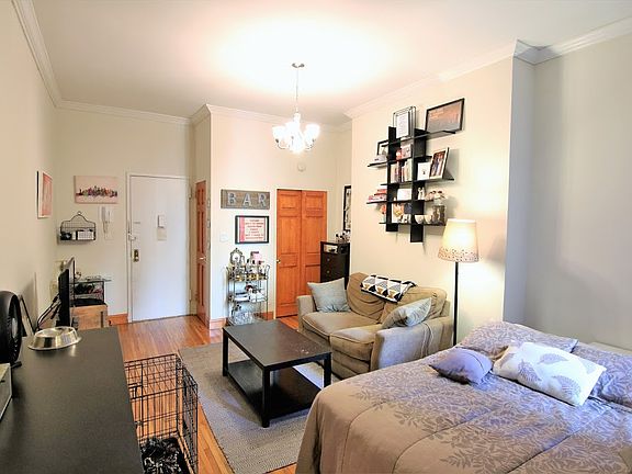 3rd image of 305 W 92nd St APT 3C